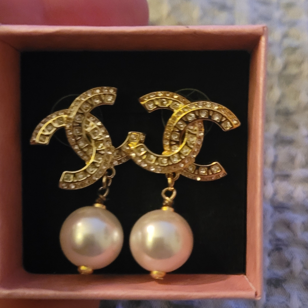 ❤️ LAST CHANCE ❤️ LIMITED QTY                      CC FASHION EARRINGS/ PEARLS!